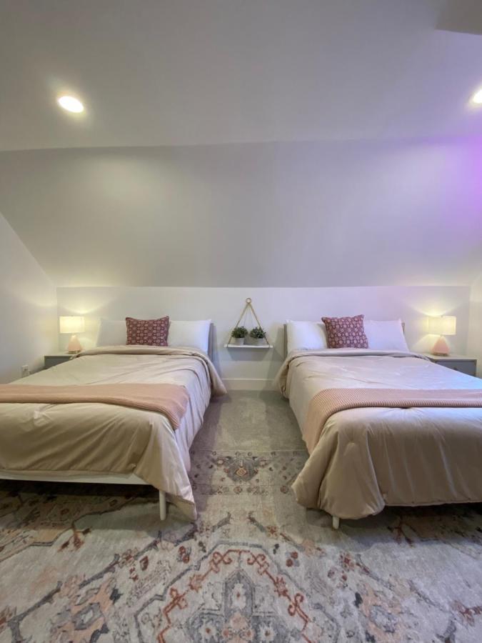 Newly Renovated Victorian Gem Perfect Space For Family Vacations! Pittsburgh Exterior foto